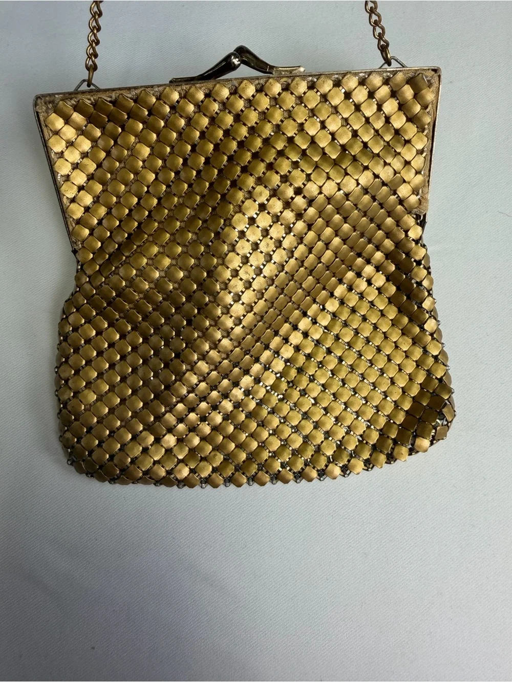 Vintage Beauty - Gold Chainmail Tiny and Elegant Evening Bag - excellent vintage - Picture 2 of 16